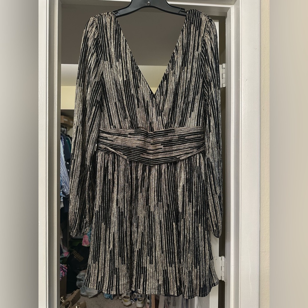 EUC Lilly Pulitzer Riza long sleeve skirted romper